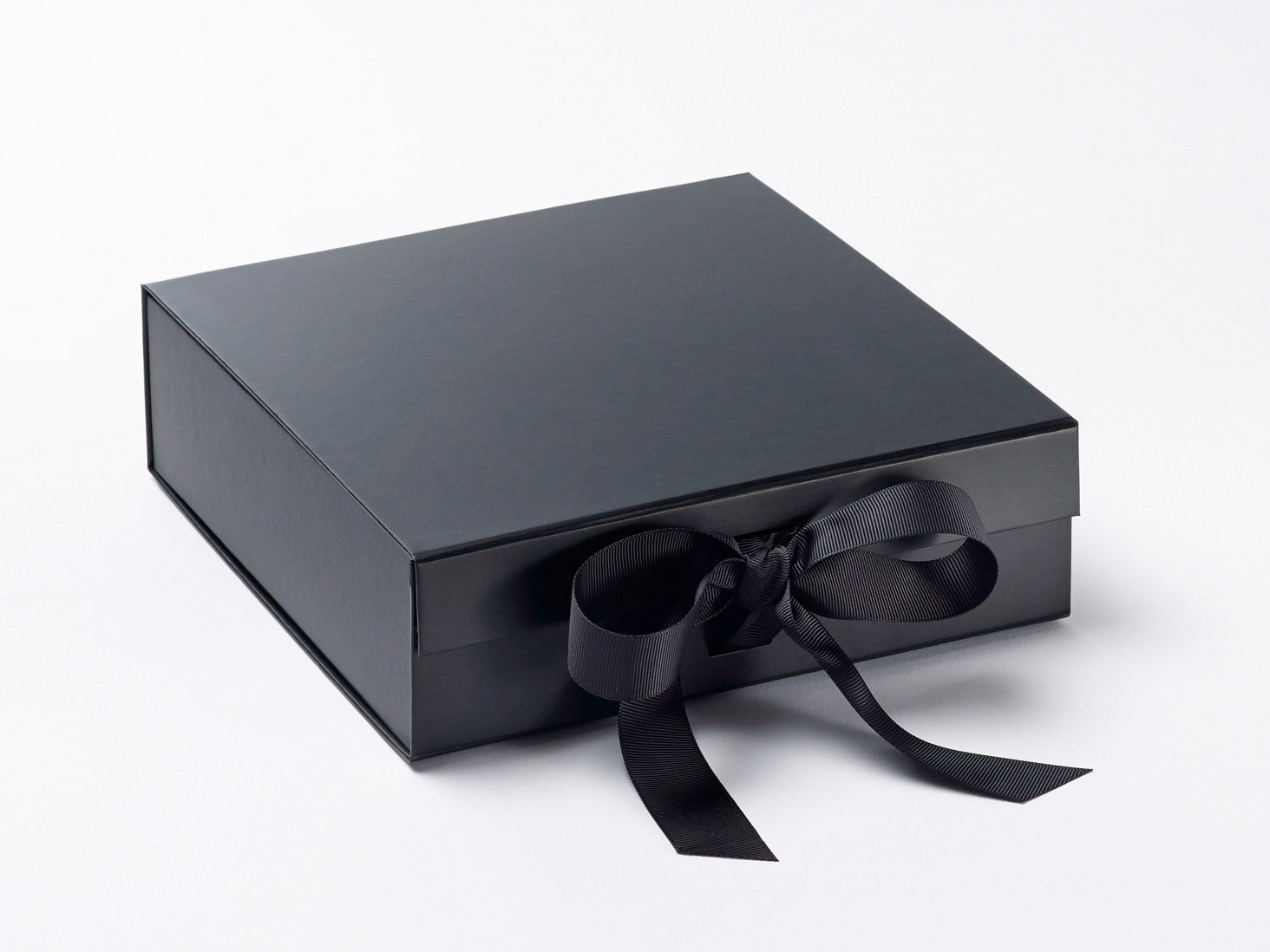 🎁 Top 16 Luxury Gift Boxes To Live The Good Life In 2023