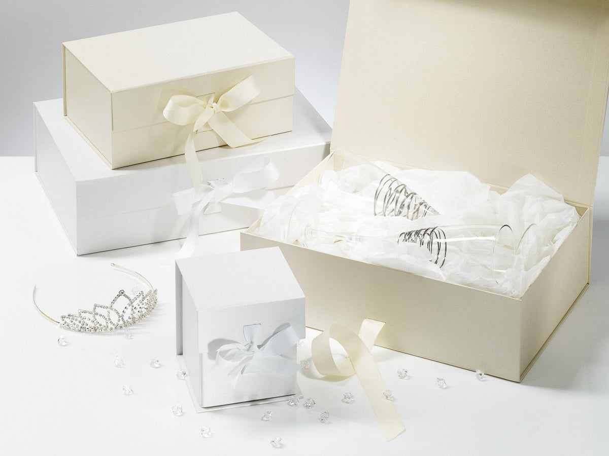 Hallmark Foldable Gift Box Bundle (2 Matching Boxes with Ribbon: Pearl –  Hallmark Canada
